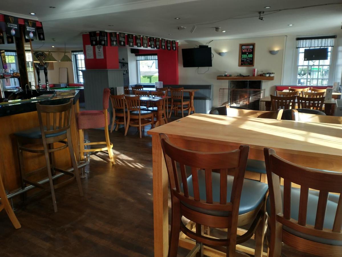Llanina Arms